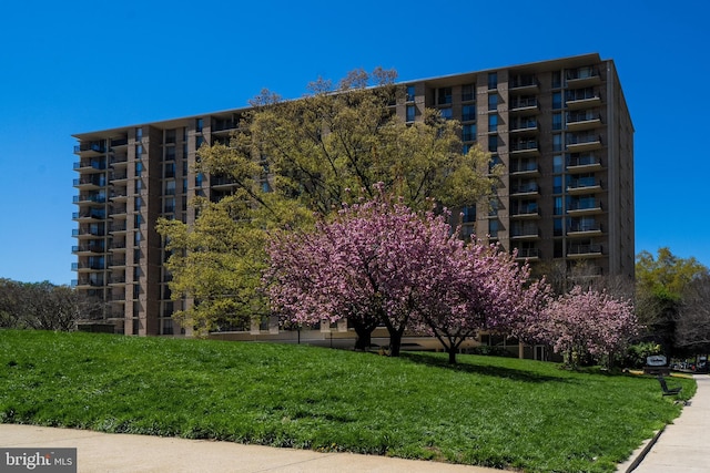 4600 S Four Mile Run Dr S Unit 911, Arlington, VA 22204 - view of apartment building / complex
