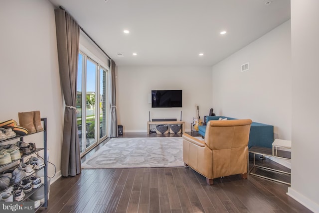 5510 Woodyard Rd, Upper Marlboro, MD 20772 - living room featuring dark wood-type flooring, recessed lighting, and baseboards