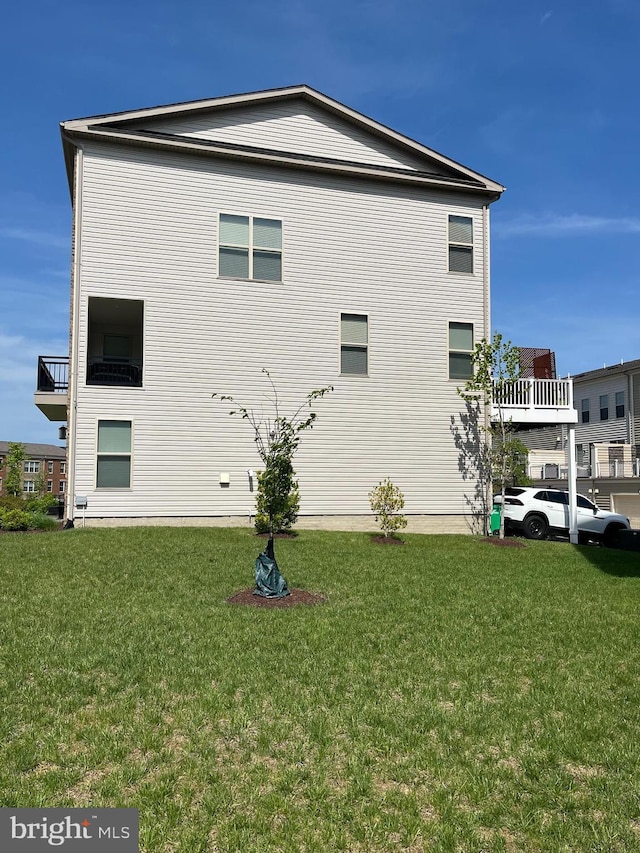 5510 Woodyard Rd, Upper Marlboro, MD 20772 - view of side of property featuring a yard