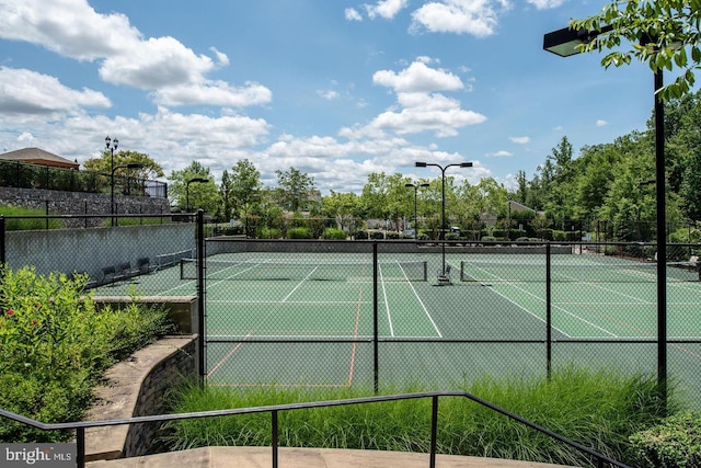 213 Denison St, Fredericksburg, VA 22406 - view of sport court with fence