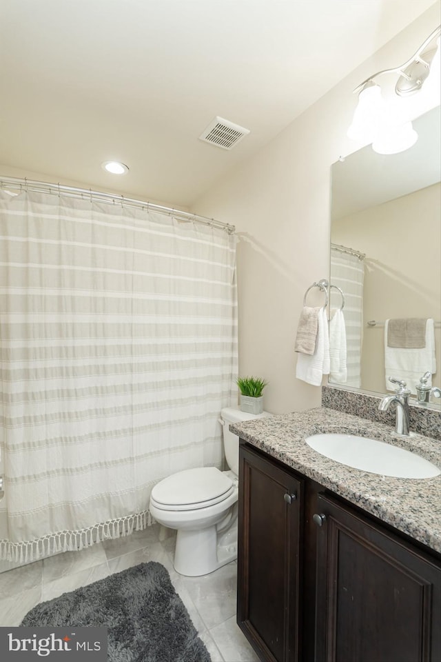 189 Potomac Crossing St, Charles Town, WV 25414 - full bath featuring vanity, toilet, and recessed lighting