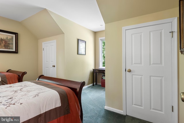 3 Hickory Ln, Chadds Ford, PA 19317 - carpeted bedroom featuring baseboards