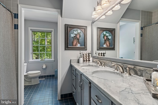 3 Hickory Ln, Chadds Ford, PA 19317 - full bathroom featuring toilet, tile patterned floors, double vanity, a shower with shower curtain, and baseboards