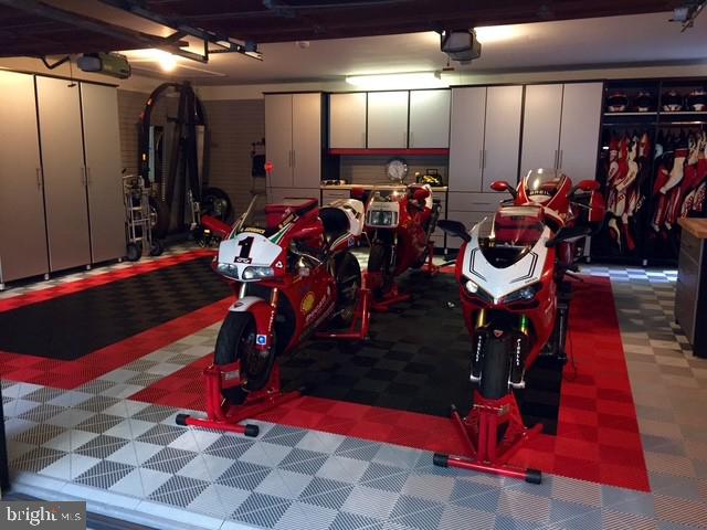3 Hickory Ln, Chadds Ford, PA 19317 - garage with a garage door opener