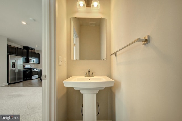 110 Fletcher Cir, Middletown, DE 19709 - bathroom with recessed lighting