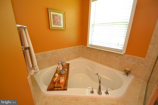 724 Hidden Oak Ln, Glen Burnie, MD 21060 - bathroom featuring a garden tub
