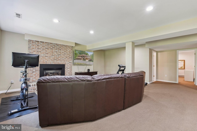 living room featuring recessed lighting, baseboards, visible vents, and light carpet