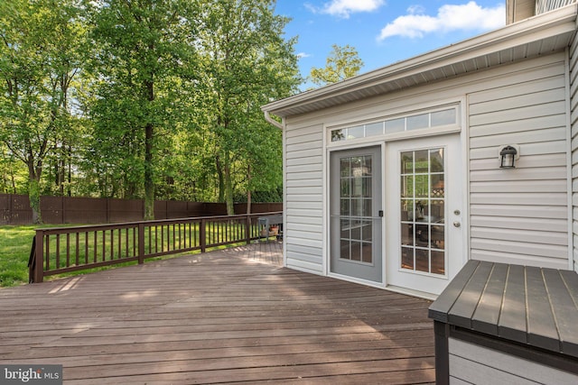 6028 Toomey Ln, Elkridge, MD 21075 - wooden terrace with fence