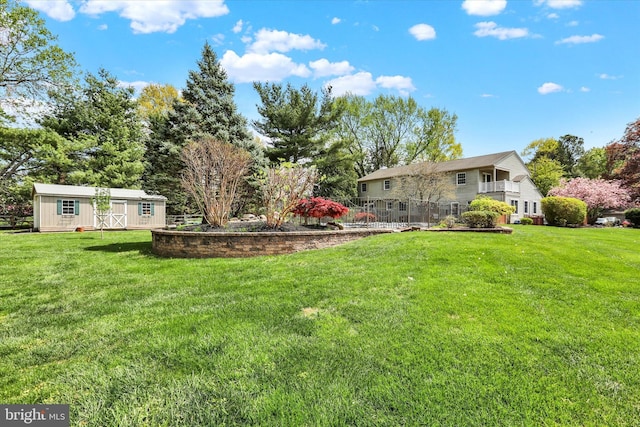 83 Winding Ln, Newtown, PA 18940 - view of yard featuring an outbuilding