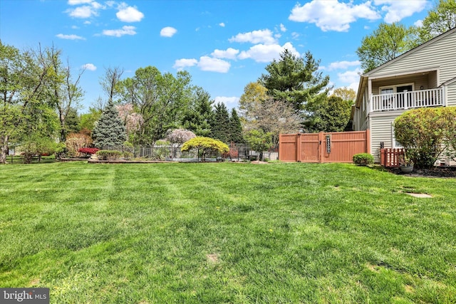 83 Winding Ln, Newtown, PA 18940 - view of yard featuring fence