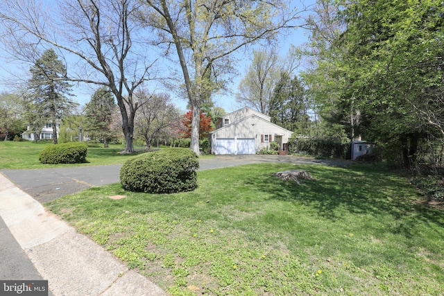 72 Bennett Dr, Doylestown, PA 18901 - view of yard with driveway