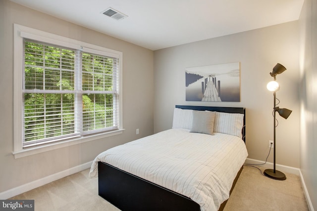18565 Kerill Rd, Triangle, VA 22172 - bedroom featuring baseboards and carpet