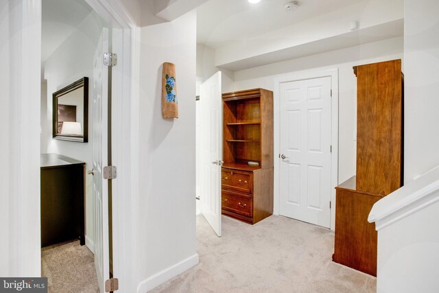 18565 Kerill Rd, Triangle, VA 22172 - hall with light colored carpet and baseboards