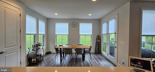 21340 Rainier Ln, Broadlands, VA 20148 - dining room featuring wood finished floors, baseboards, and recessed lighting