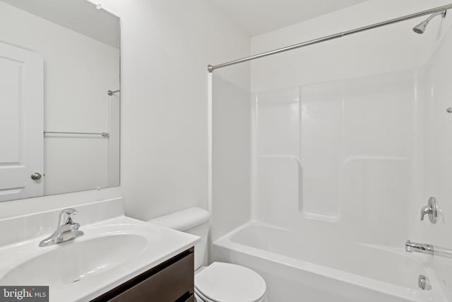 199 Holstein Dr Unit 117, Hanover, PA 17331 - full bath featuring toilet, bathtub / shower combination, and vanity