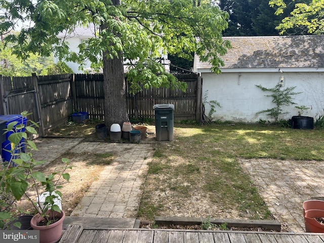 view of yard featuring a fenced backyard