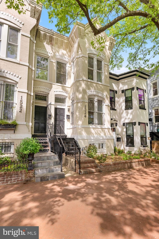 1524 5th St NW, Washington, DC 20001 - view of front facade