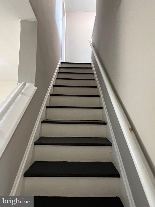 1948 Victory Dr, Baltimore, MD 21227 - view of stairway
