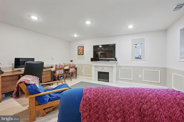 9601 Tinsmith Ln, Burke, VA 22015 - living room featuring visible vents, recessed lighting, and wainscoting