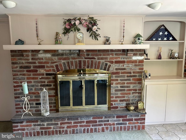 room details featuring a fireplace