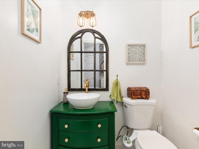 20636 Muddy Harbour Sq, Sterling, VA 20165 - half bath with toilet and vanity