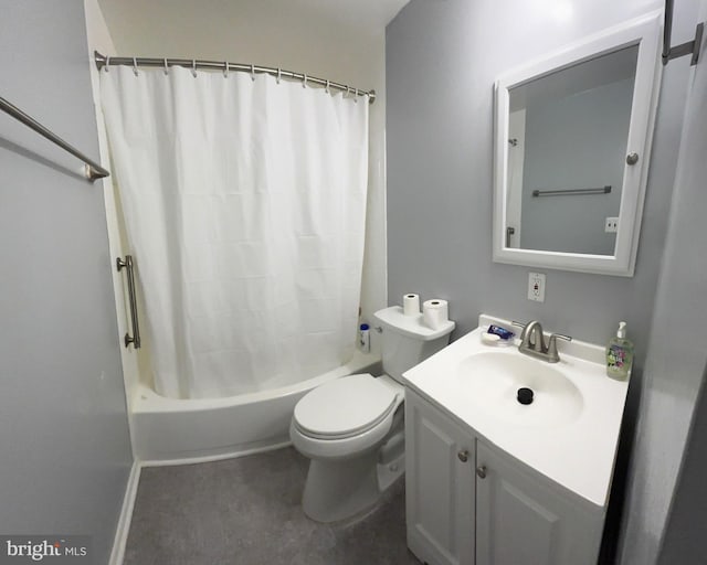 bathroom with vanity, toilet, and shower / bath combo