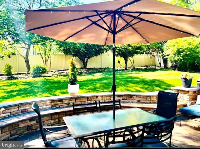 view of patio / terrace with outdoor dining area