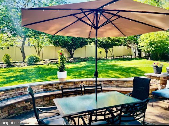 view of patio / terrace with outdoor dining area