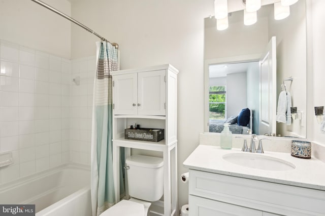 1579 Meadowlark Glen Rd, Dumfries, VA 22026 - full bathroom with vanity, shower / bath combo with shower curtain, and toilet