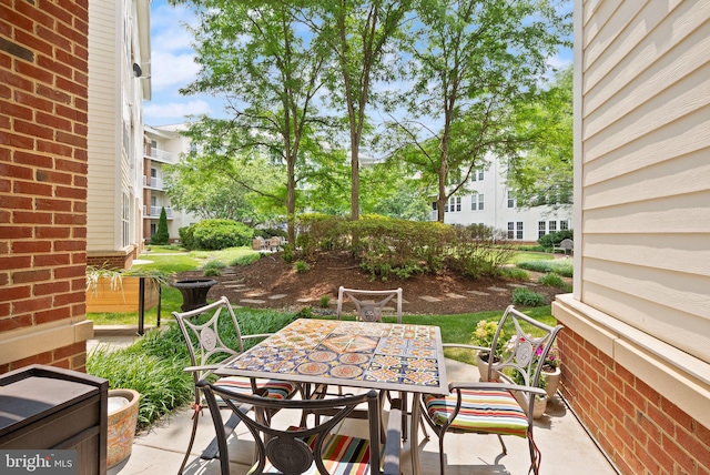 400 Cameron Station Blvd Unit 105, Alexandria, VA 22304 - view of patio with outdoor dining area