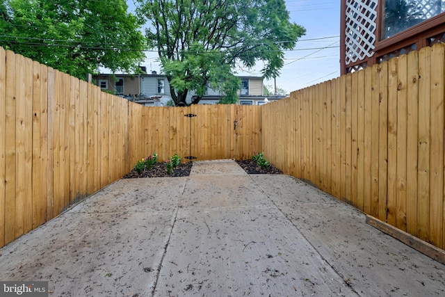 538 Pontiac, Baltimore, MD 21225 - view of patio with a fenced backyard