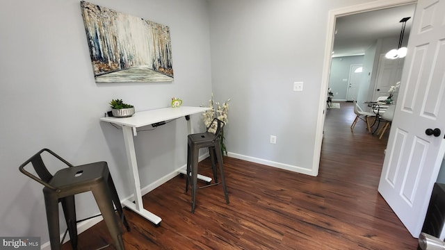538 Pontiac, Baltimore, MD 21225 - office area with wood finished floors and baseboards