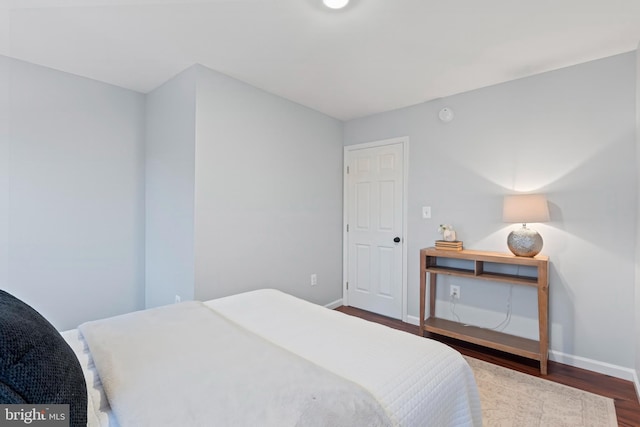 538 Pontiac, Baltimore, MD 21225 - bedroom featuring baseboards and wood finished floors