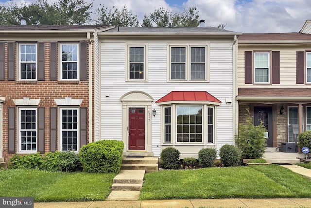 multi unit property with a front yard
