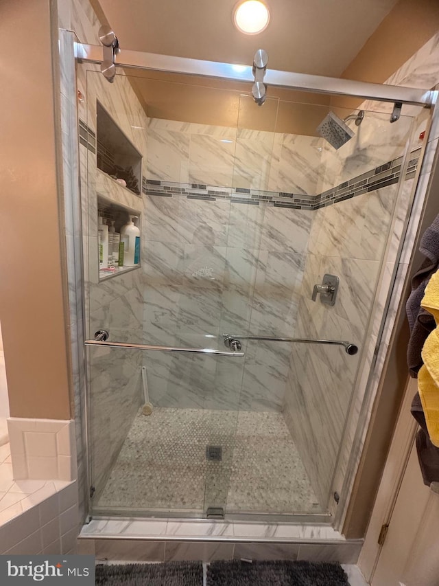 8800 Fenimore Pl, Bristow, VA 20136 - bathroom with a stall shower