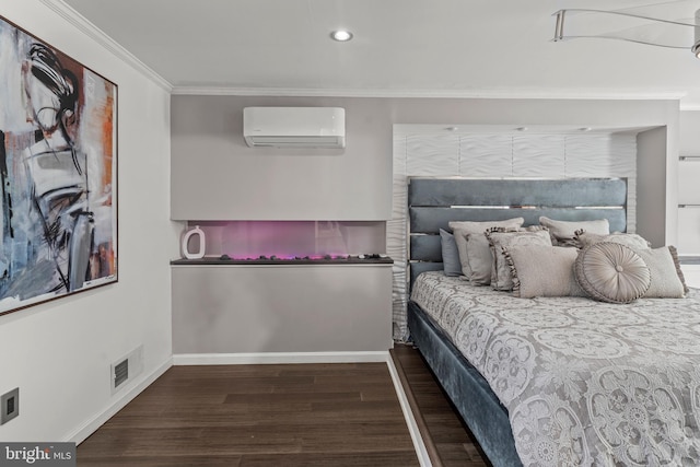 bedroom featuring a wall unit AC, visible vents, recessed lighting, ornamental molding, and wood finished floors