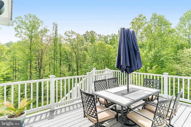 10935 Ravenwood Dr, Manassas, VA 20111 - wooden deck with outdoor dining area