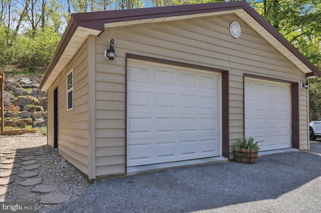 view of detached garage