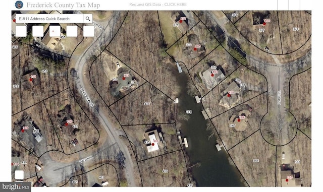 905 Lakeview Dr, Cross Junction, VA 22625