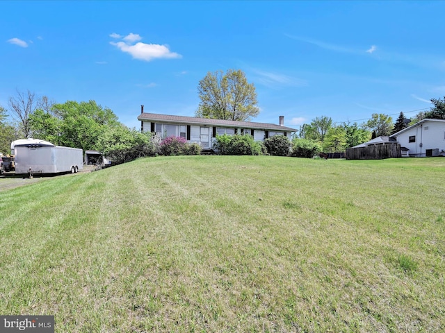 view of front of house featuring a front yard