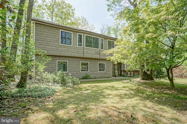 11 Lippincott Ave, Voorhees, NJ 08043 - back of house featuring a yard