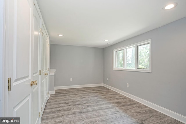 11 Lippincott Ave, Voorhees, NJ 08043 - unfurnished bedroom featuring light wood-style floors, baseboards, and recessed lighting