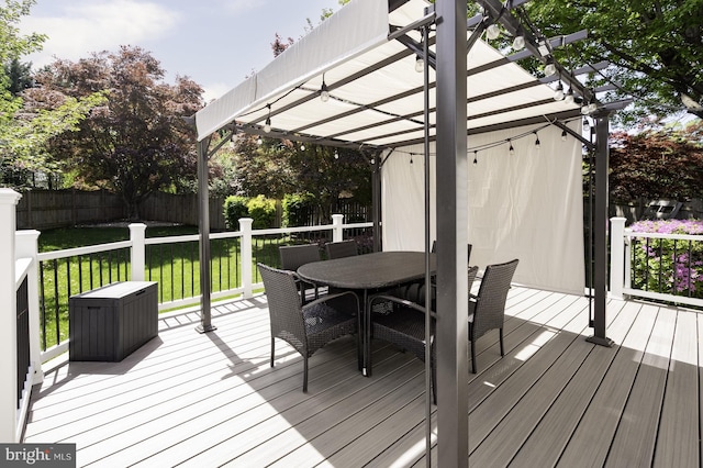 5433 Lomax Way, Woodbridge, VA 22193 - deck with a pergola and outdoor dining space