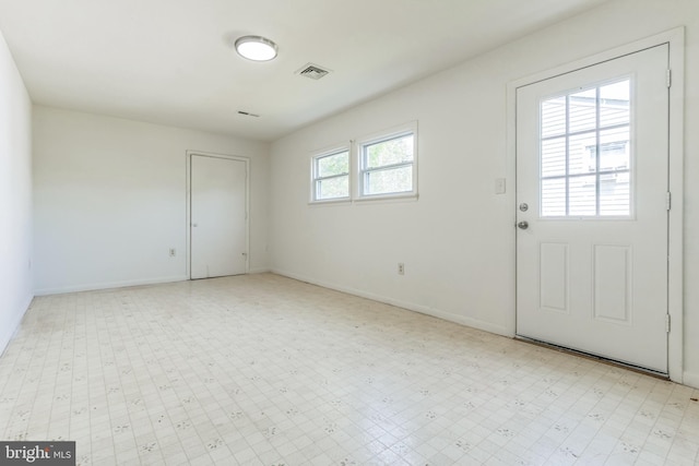 9410 Spotsylvania St, Manassas, VA 20110 - interior space featuring visible vents, baseboards, and tile patterned floors