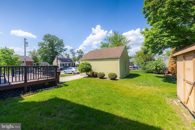 161 E Ave, Woodstown, NJ 08098 - view of grassy yard featuring a wooden deck