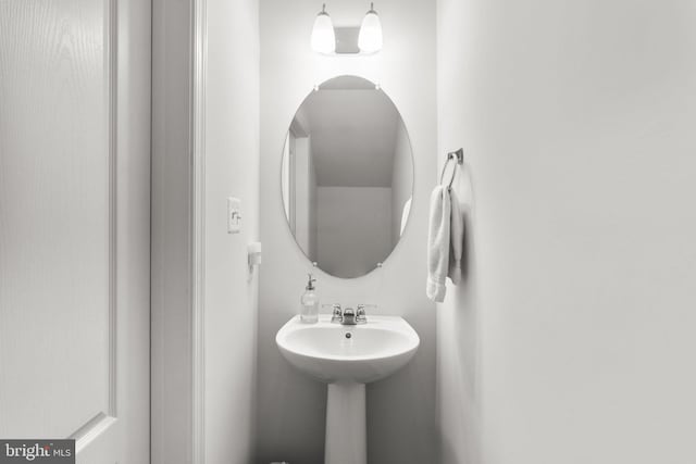 9451 James Macgowan Ln, Owings Mills, MD 21117 - bathroom with a sink
