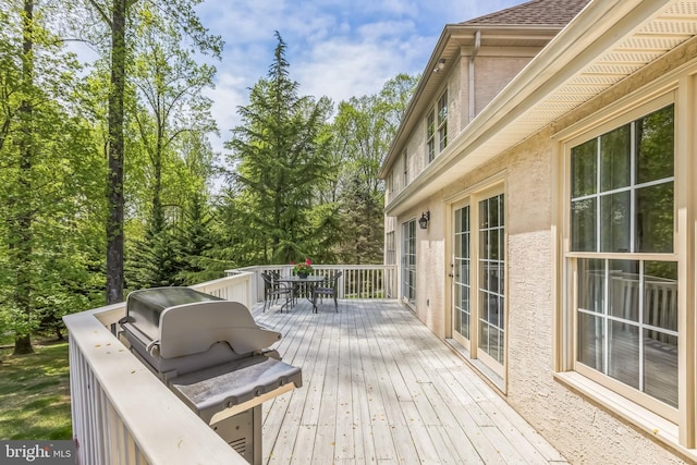deck featuring outdoor dining space