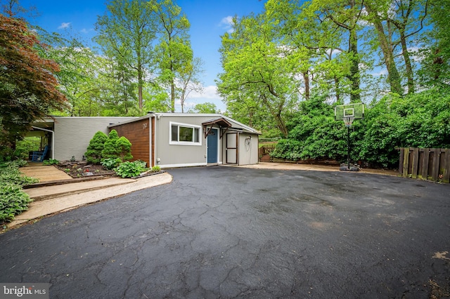 219 Gateswood Rd, Lutherville Timonium, MD 21093 - exterior space featuring fence