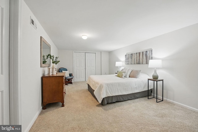 1253 Rowland Dr, Herndon, VA 20170 - bedroom featuring carpet flooring, a closet, and baseboards