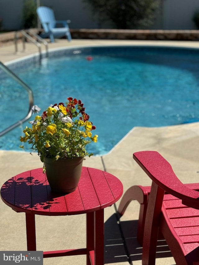 view of outdoor pool